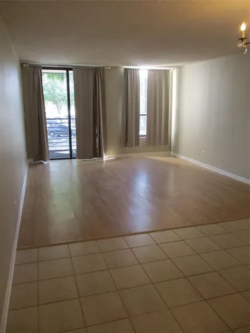 $1,900 | 6751 North University Drive, Unit 207, Tamarac, FL 33321