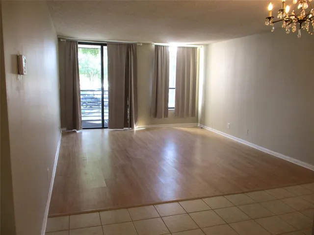 $1,900 | 6751 North University Drive, Unit 207, Tamarac, FL 33321