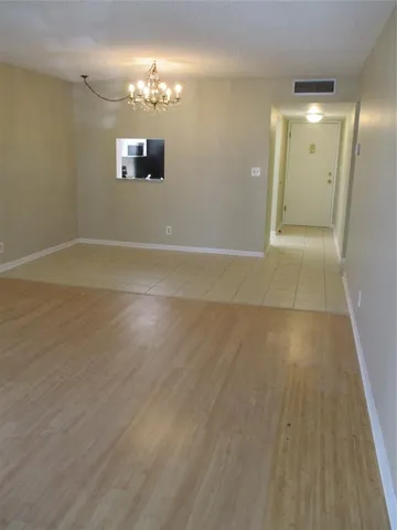 $1,900 | 6751 North University Drive, Unit 207, Tamarac, FL 33321