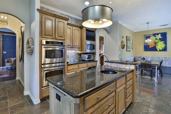 $1,800,000 | 7108 Sanctuary Heights Court, Fort Worth, TX 76132