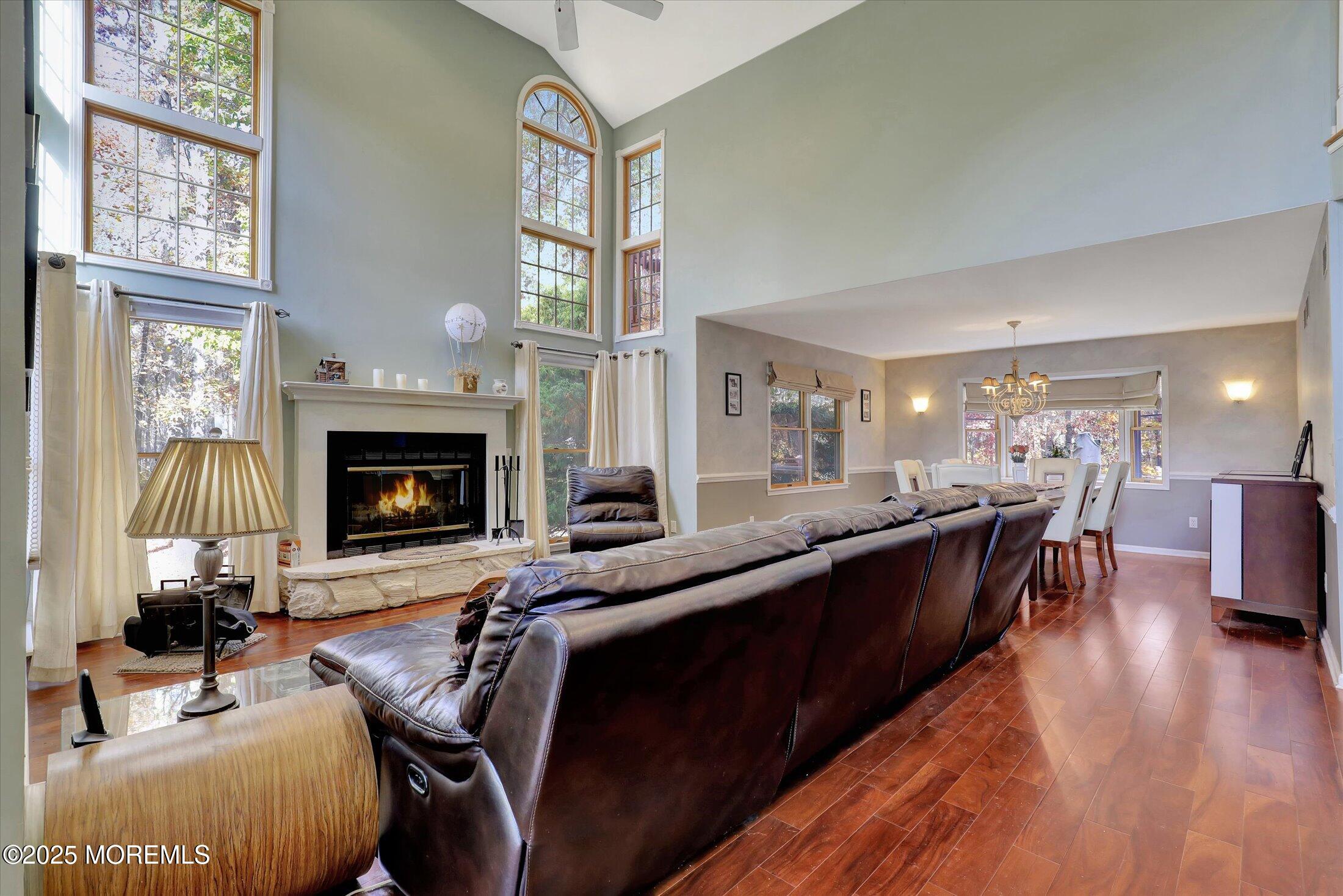 9 Rutherford Court Jackson, NJ 08527 - Photo 8 of 47 08-Living Room