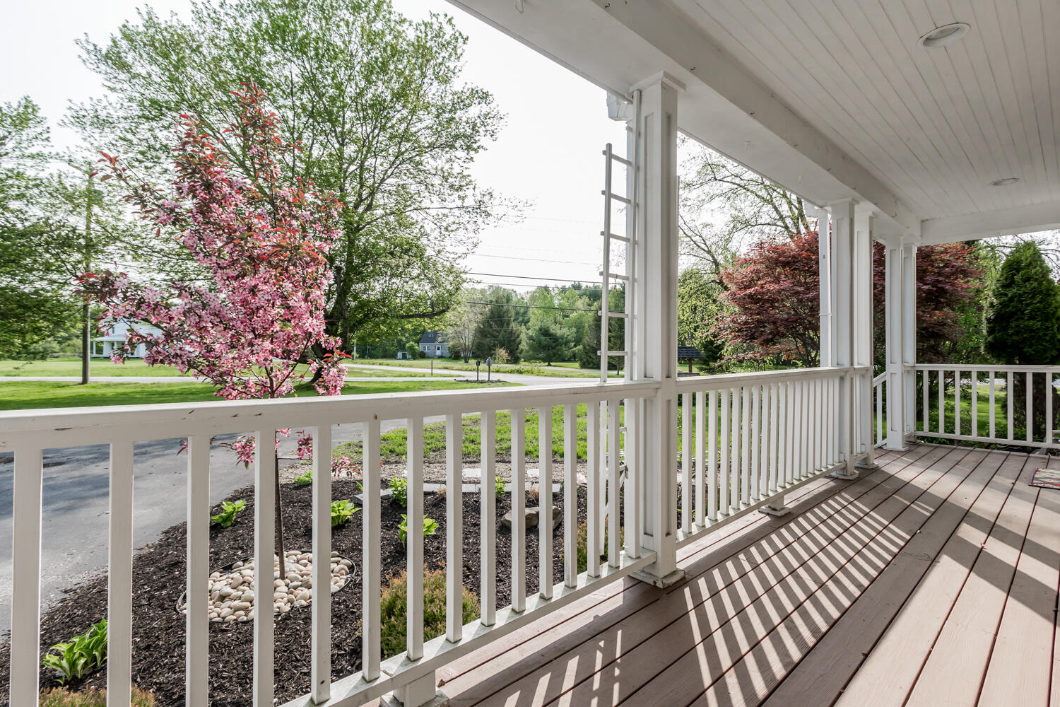 186 Main Street Cumberland, ME 04021 - Photo 2 of 8 20190531rf-71001