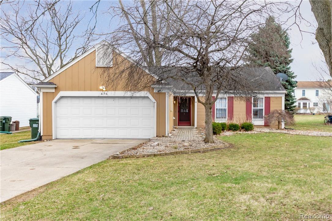 676 Bolinger Street Rochester, MI 48307 - Photo 1 of 18 1.jpg