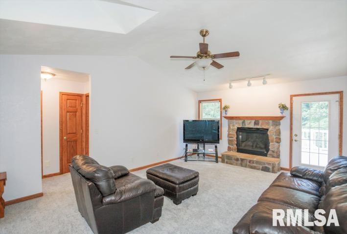 9102 South Powell Road Mapleton, IL 61547 - Photo 7 of 36