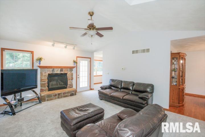 9102 South Powell Road Mapleton, IL 61547 - Photo 8 of 36