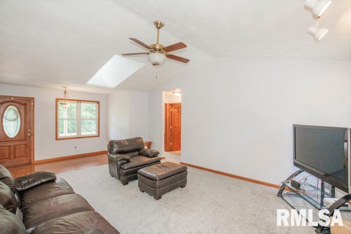 9102 South Powell Road Mapleton, IL 61547 - Photo 9 of 36