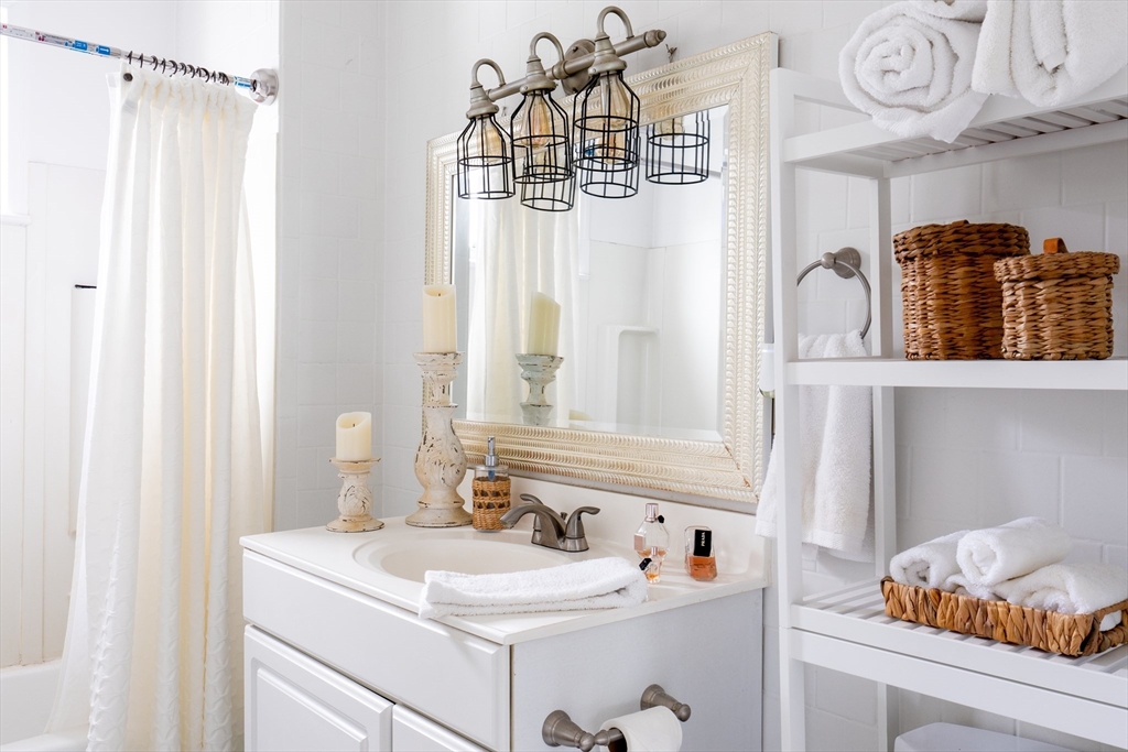1049-1051 Massachusetts Avenue, Unit 3 Arlington, MA 02476 - Photo 8 of 15 Gallery Image 8
