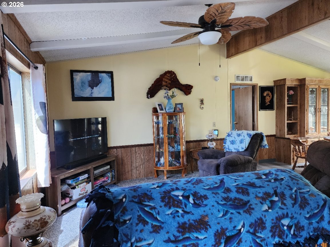 430 Birch Street Drain, OR 97435 - Photo 11 of 34 Living Room