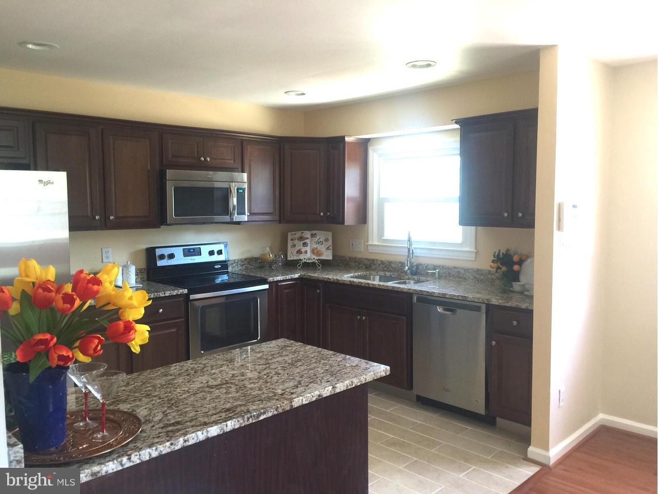 200 South Harrison Road Sterling, VA 20164 - Photo 7 of 11 Kitchen with all new appliances