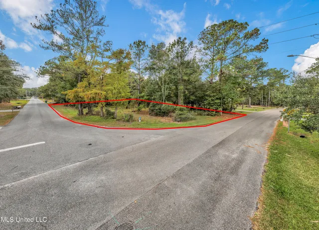 $50,000 | 8372 Maunalani Place, Diamondhead, MS 39525