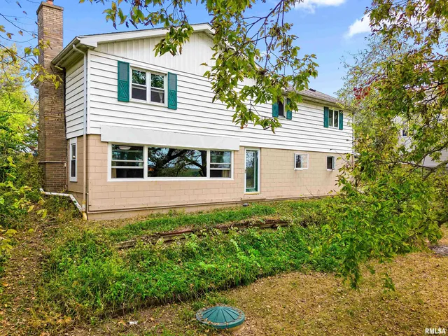 $139,900 | 7 Sycamore Bay Road, Lacon, IL 61540