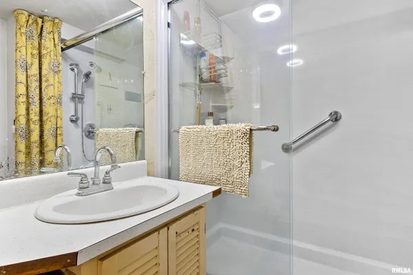 $145,000 | 7 Sycamore Bay Road, Lacon, IL 61540