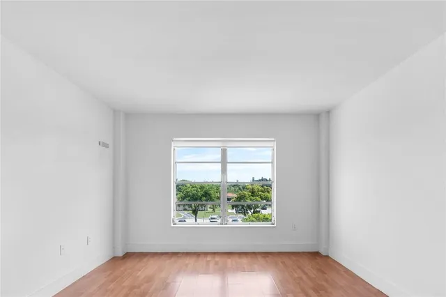 $1,800 | 4164 Inverrary Drive, Unit 412, Lauderhill, FL 33319