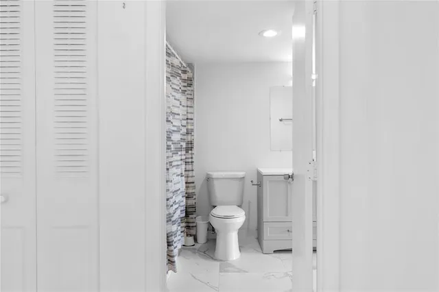 $1,800 | 4164 Inverrary Drive, Unit 412, Lauderhill, FL 33319