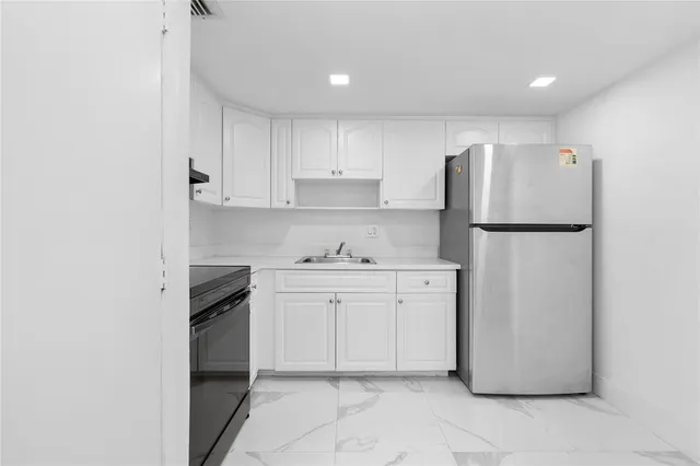 $1,800 | 4164 Inverrary Drive, Unit 412, Lauderhill, FL 33319