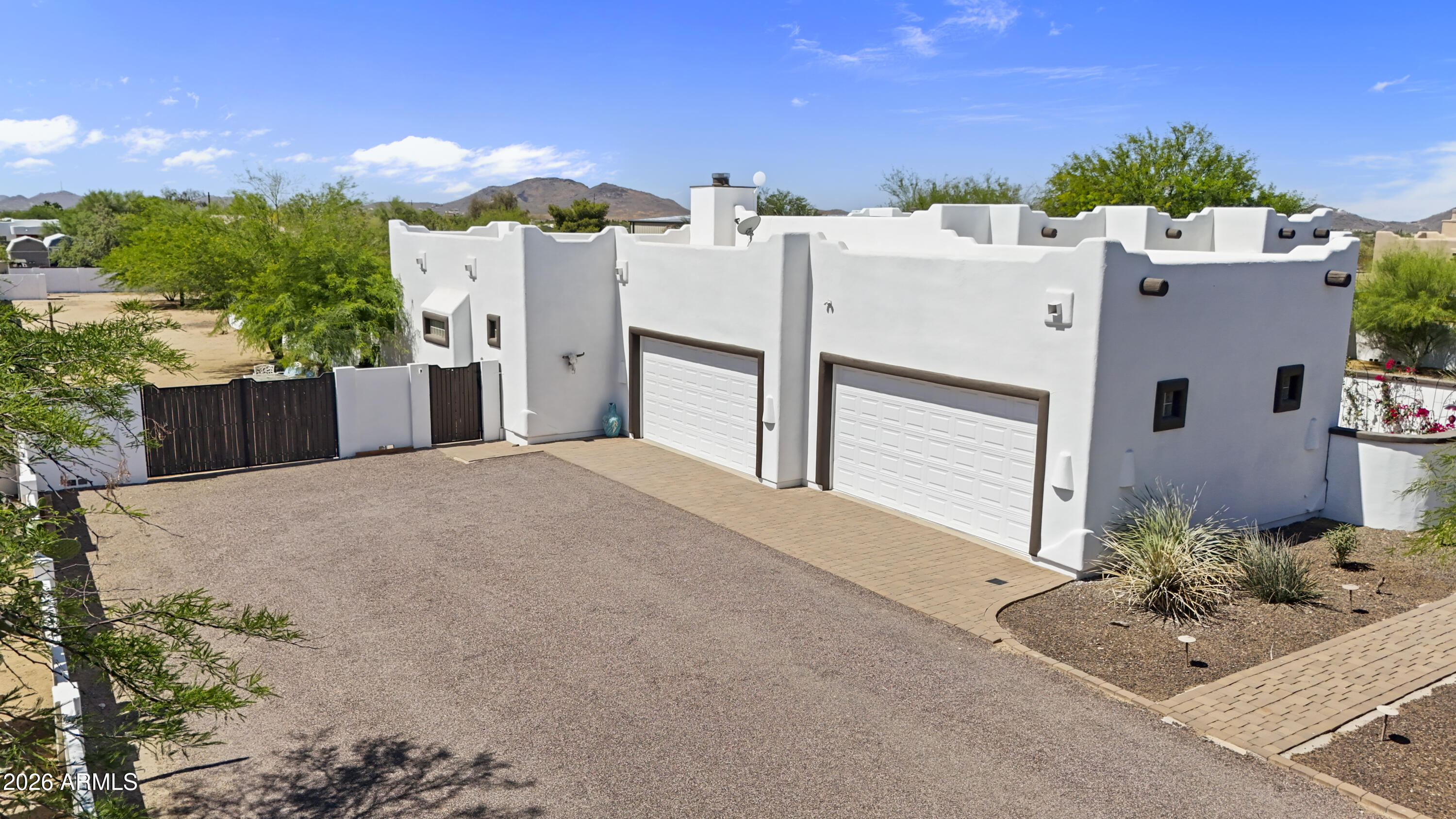 605 West Ridgecrest Road Phoenix, AZ 85086 - Photo 40 of 40 front view of a house with a yard