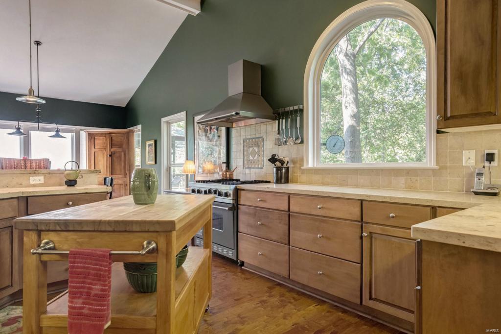 1127 Forest Ridge Trail Lane Ballwin, MO 63021 - Photo 15 of 53 Gallery Image 15