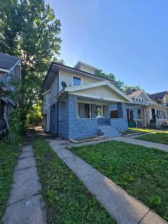 $174,900 | 5611 Highland Avenue, Kansas City, MO 64110