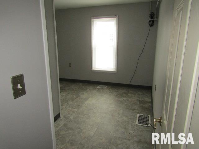 602 4th Street Rosiclare, IL 62982 - Photo 22 of 37