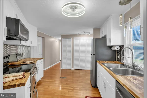 $99,900 | 166 Mockingbird Way, Whiting, NJ 08759