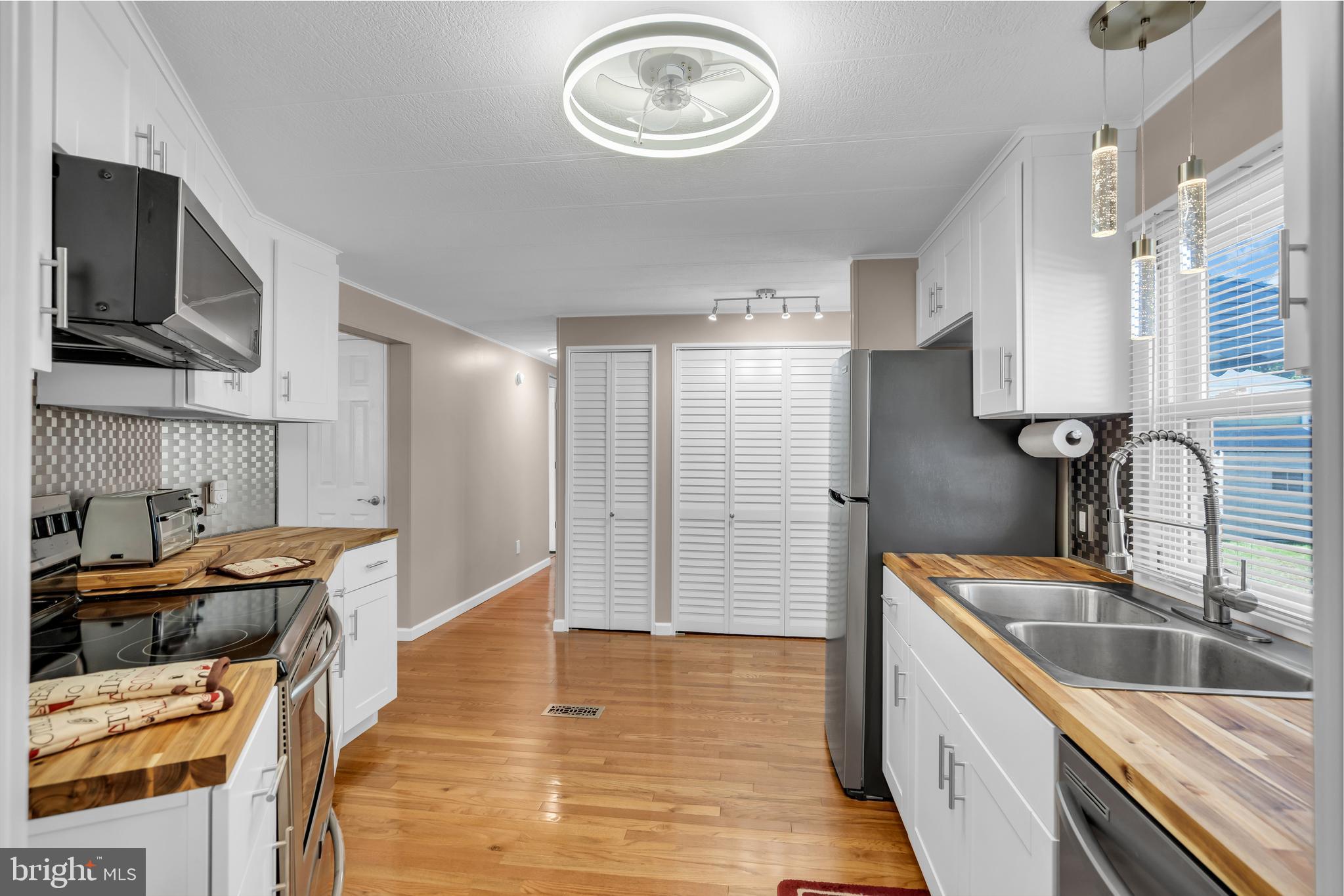 166 Mockingbird Way Whiting, NJ 08759 - Photo 13 of 27