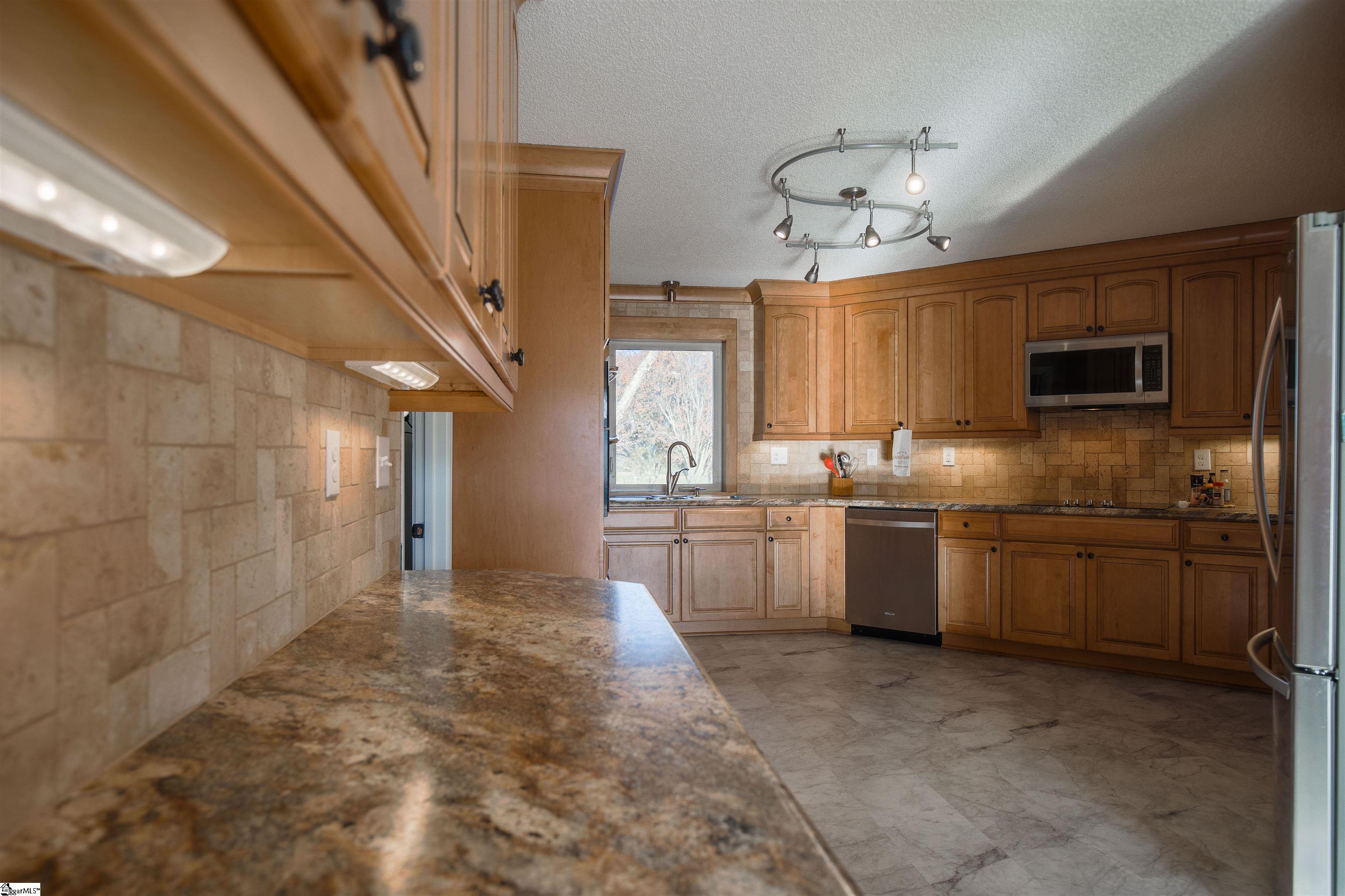 306 Terry Road Fountain Inn, SC 29644 - Photo 28 of 34