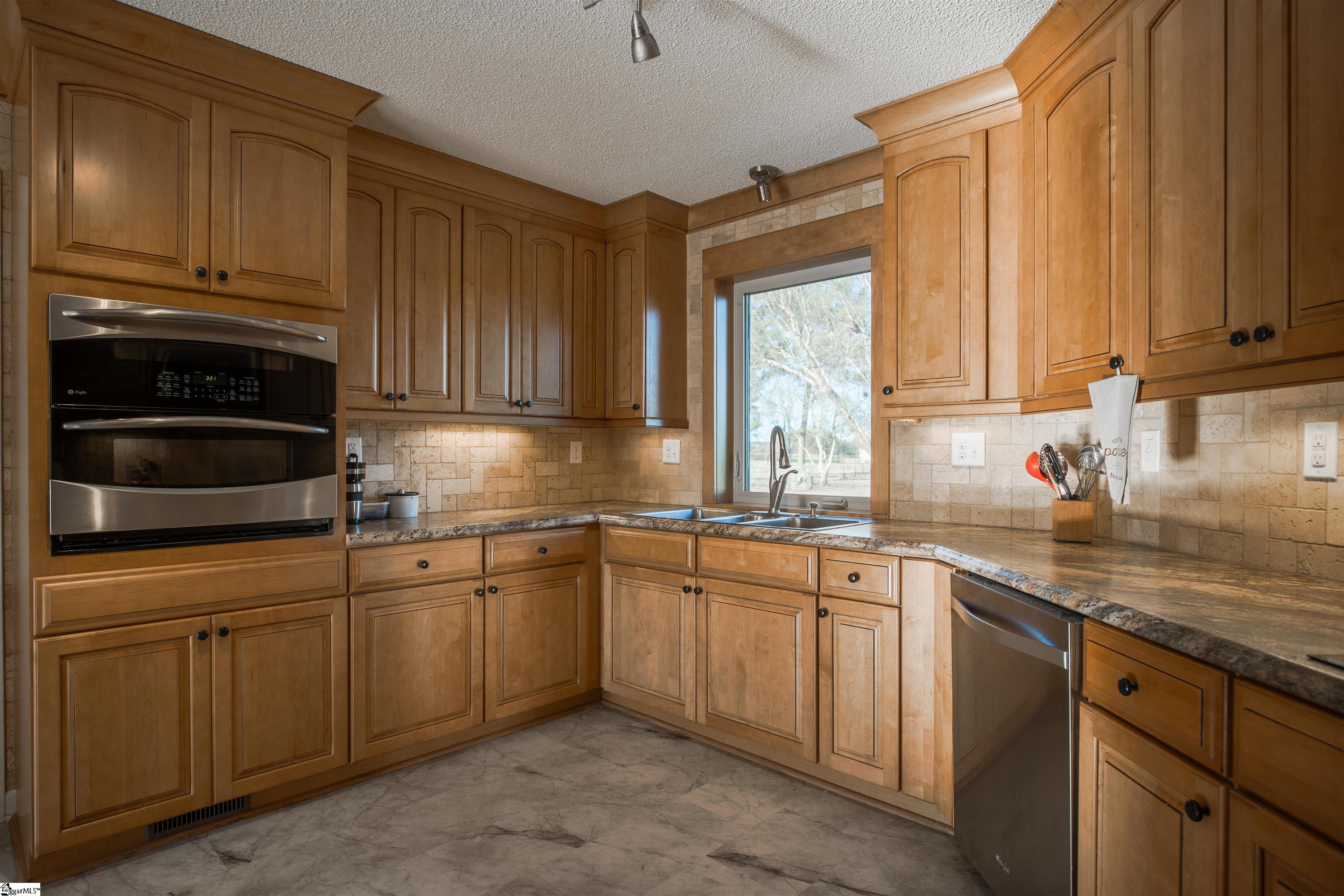 306 Terry Road Fountain Inn, SC 29644 - Photo 29 of 34