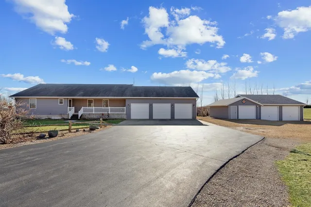 $619,000 | 2849 262nd Street, Dewitt, IA 52742