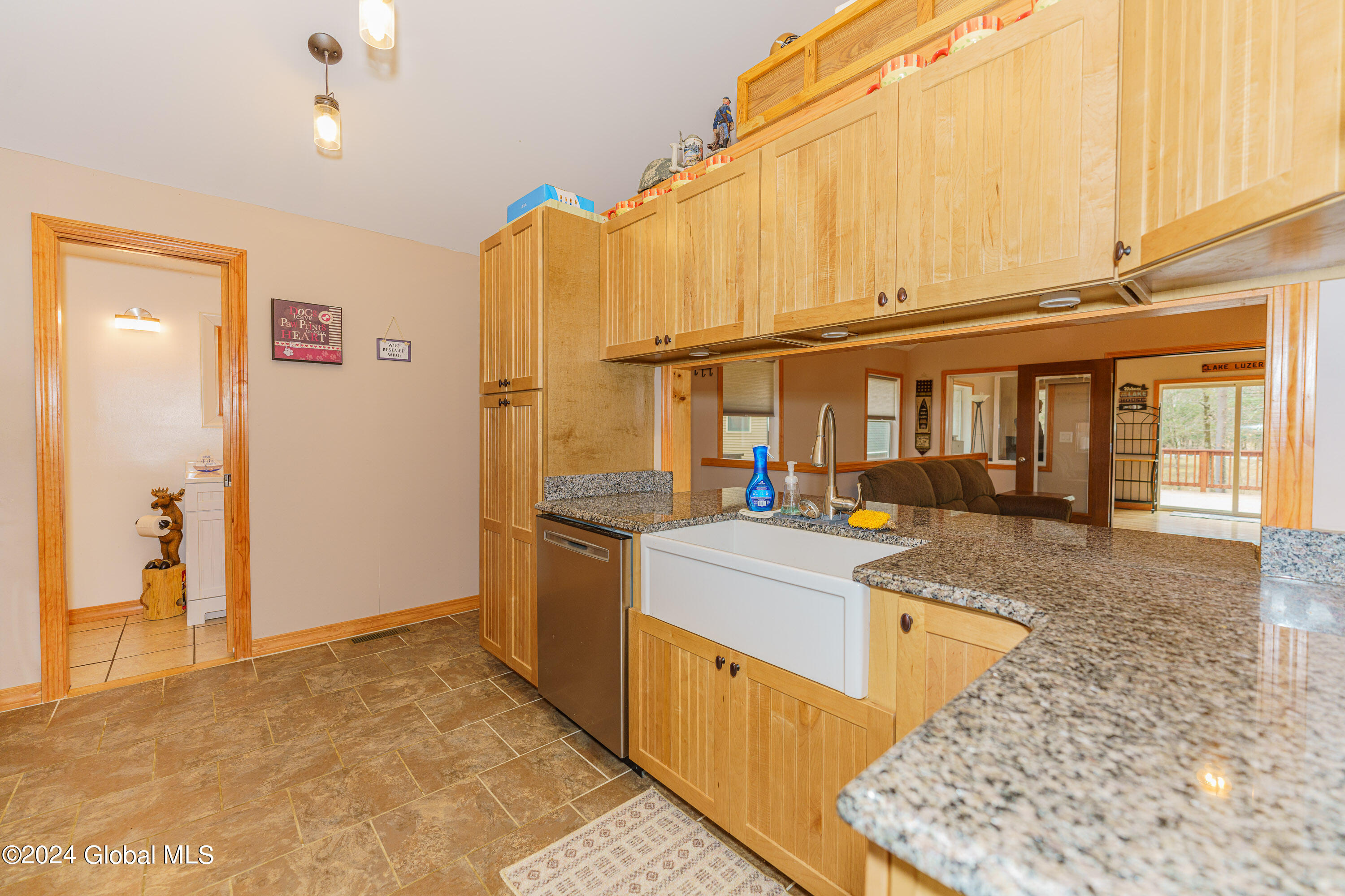 42 Sylvan Road Lake Luzerne, NY 12846 - Photo 17 of 46 3 Kitchen 1