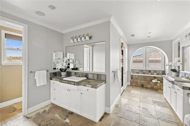 $2,799,000 | 12 Calle Vista Del Sol, San Clemente, CA 92673