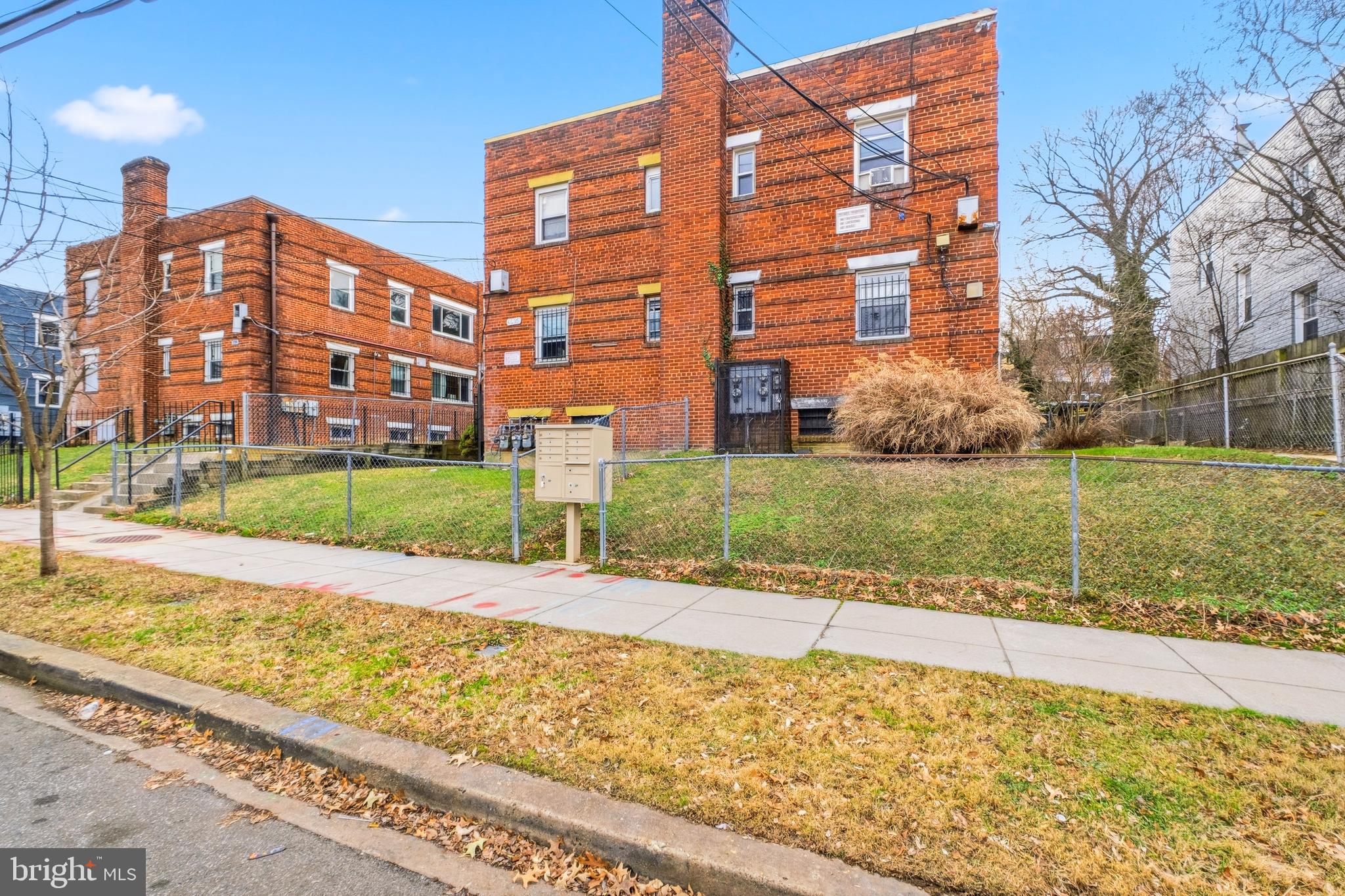 4633 Hillside Road Southeast Washington, DC 20019 - Photo 2 of 12