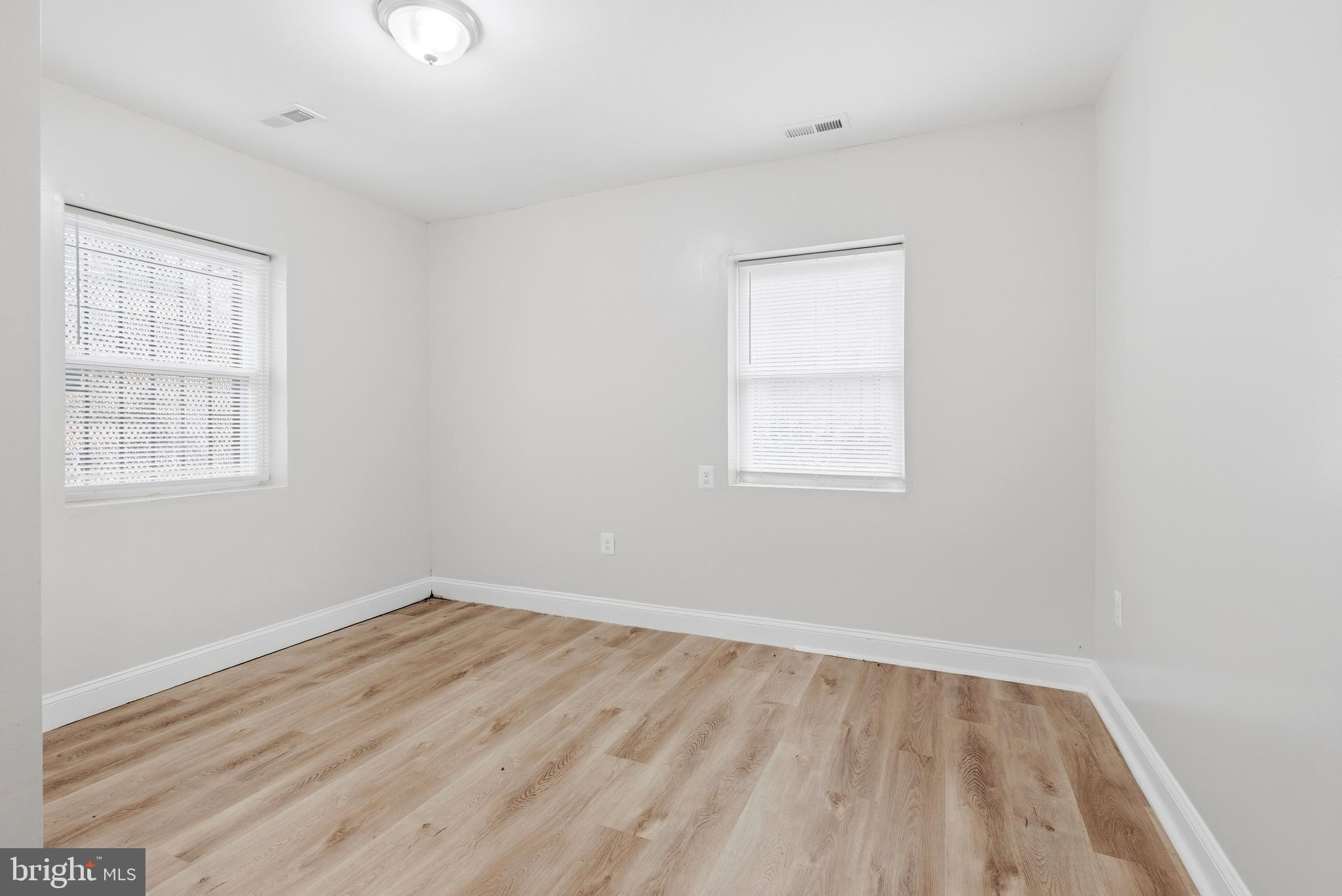 4633 Hillside Road Southeast Washington, DC 20019 - Photo 9 of 12