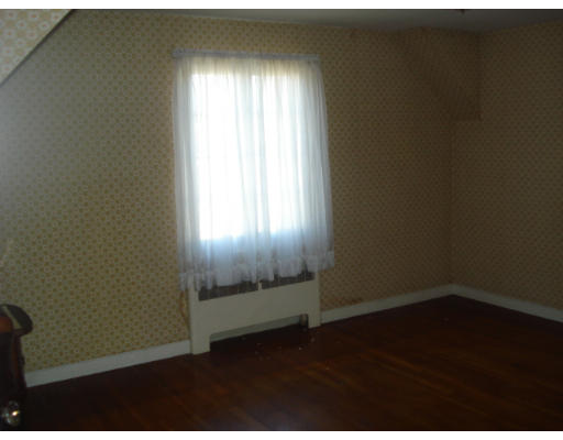93 Scarborough Road Pawtucket, RI 02861 - Photo 5 of 9 Gallery Image 5