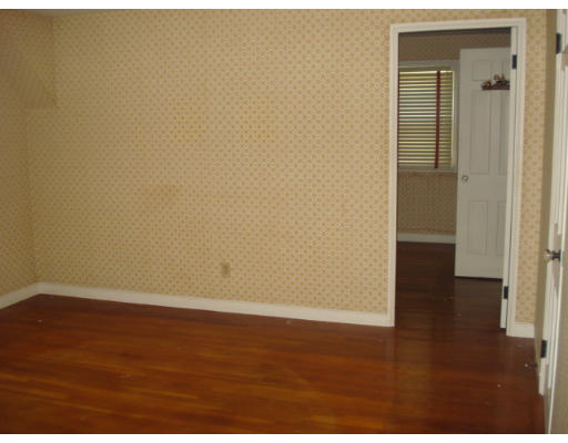 93 Scarborough Road Pawtucket, RI 02861 - Photo 6 of 9 Gallery Image 6