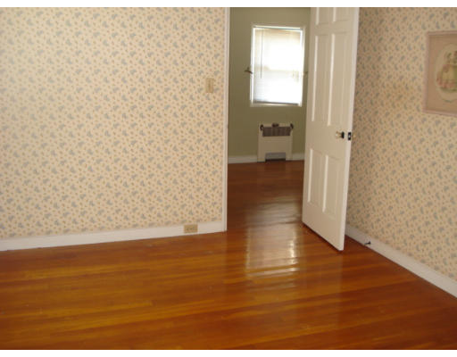 93 Scarborough Road Pawtucket, RI 02861 - Photo 8 of 9 Gallery Image 8
