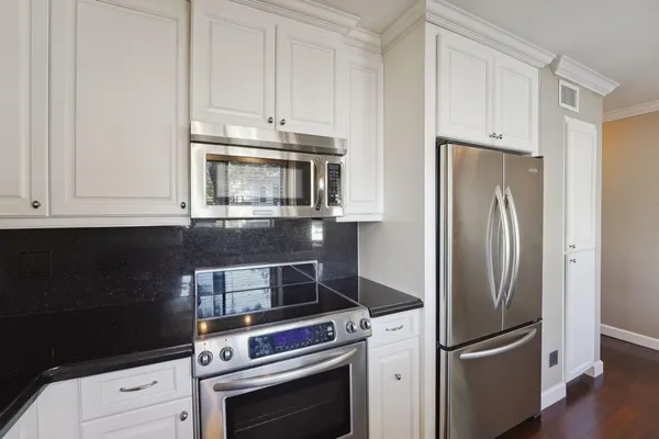 $3,450 | 100 Pelican Pointe Drive, Unit 101, Delray Beach, FL 33483