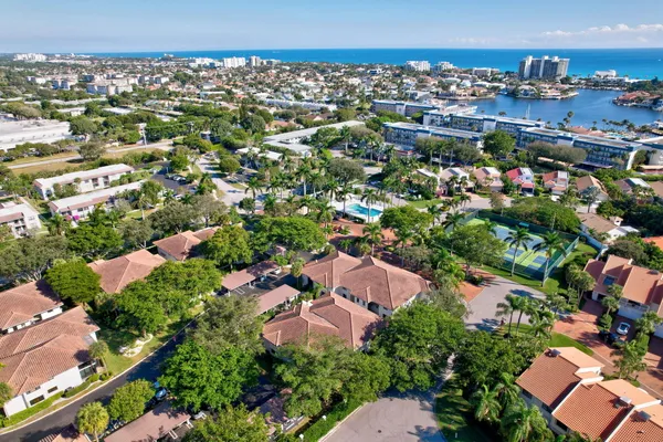 $3,450 | 100 Pelican Pointe Drive, Unit 101, Delray Beach, FL 33483