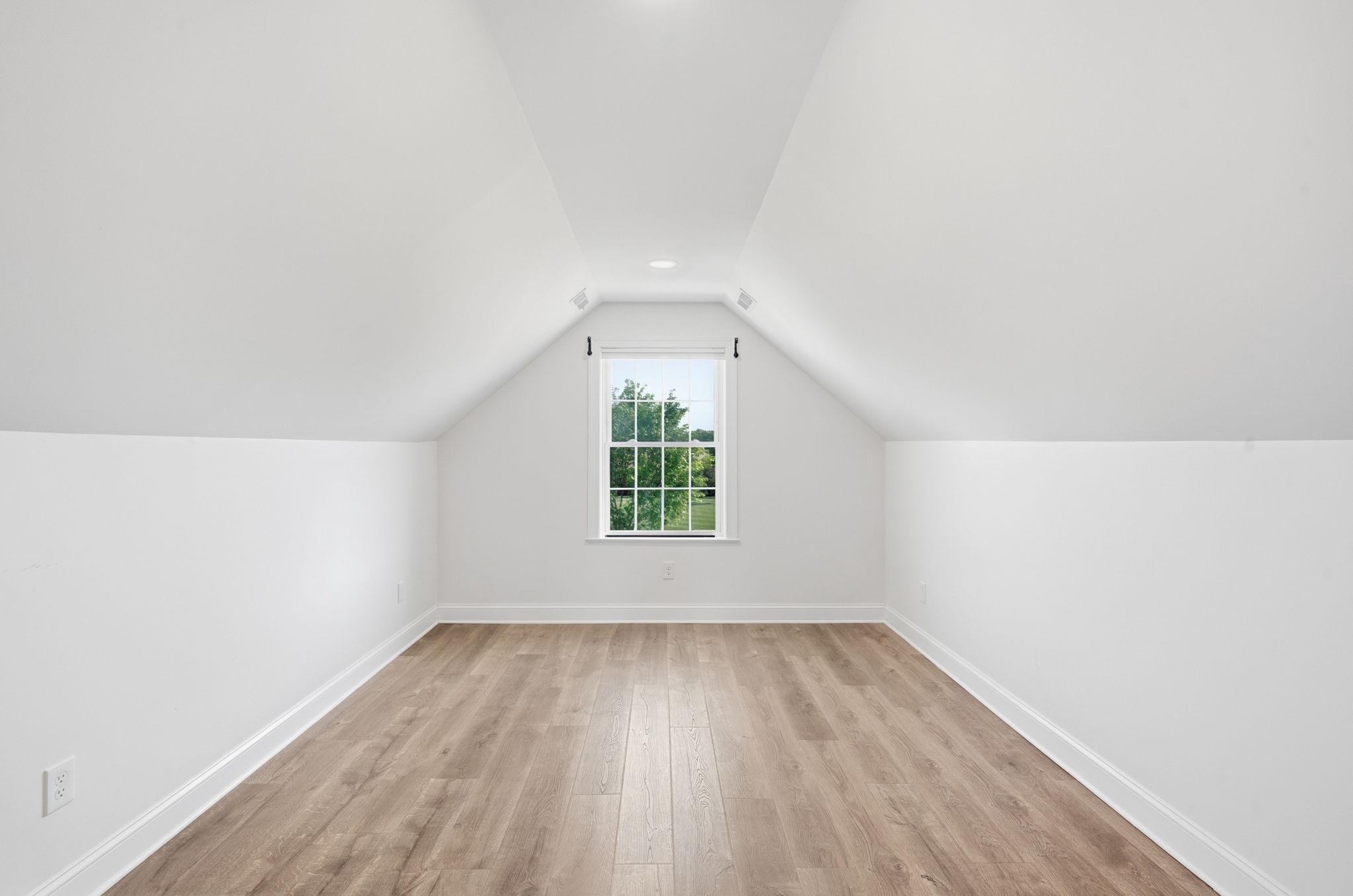 615 Ell Downes Road Henderson, MD 21640 - Photo 32 of 58 Second floor bedroom