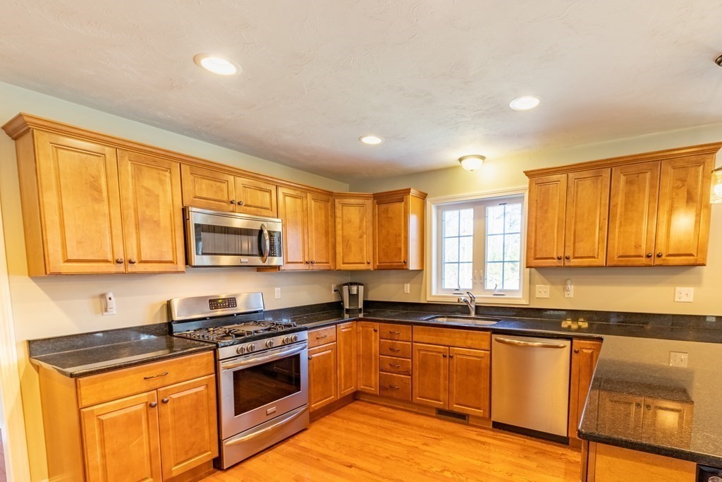 119 Reservoir Road Lunenburg, MA 01462 - Photo 16 of 39