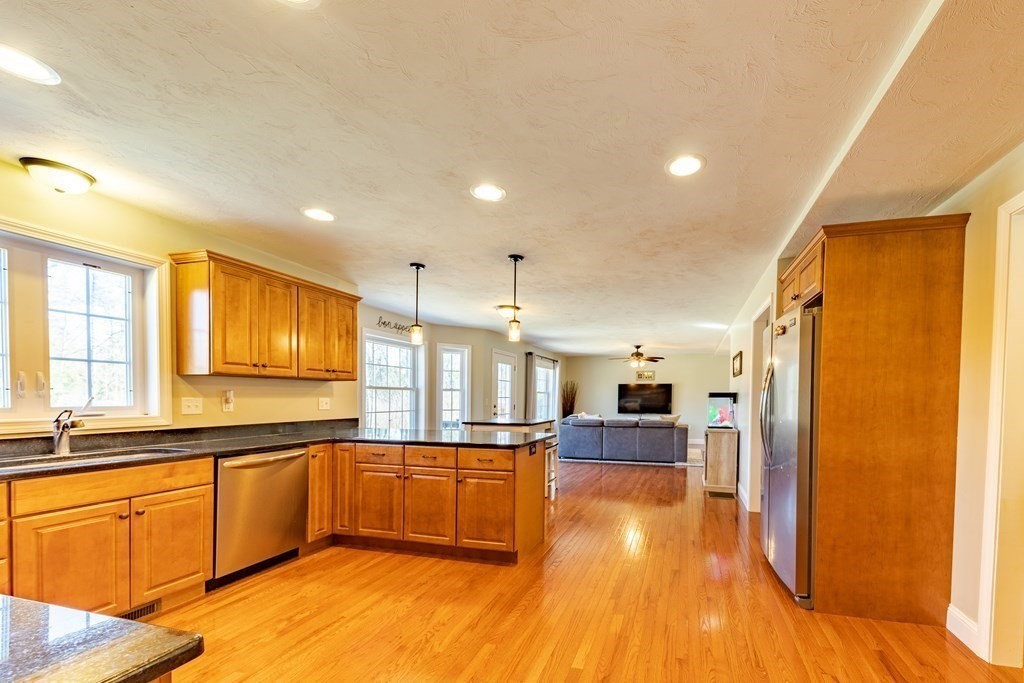 119 Reservoir Road Lunenburg, MA 01462 - Photo 20 of 39