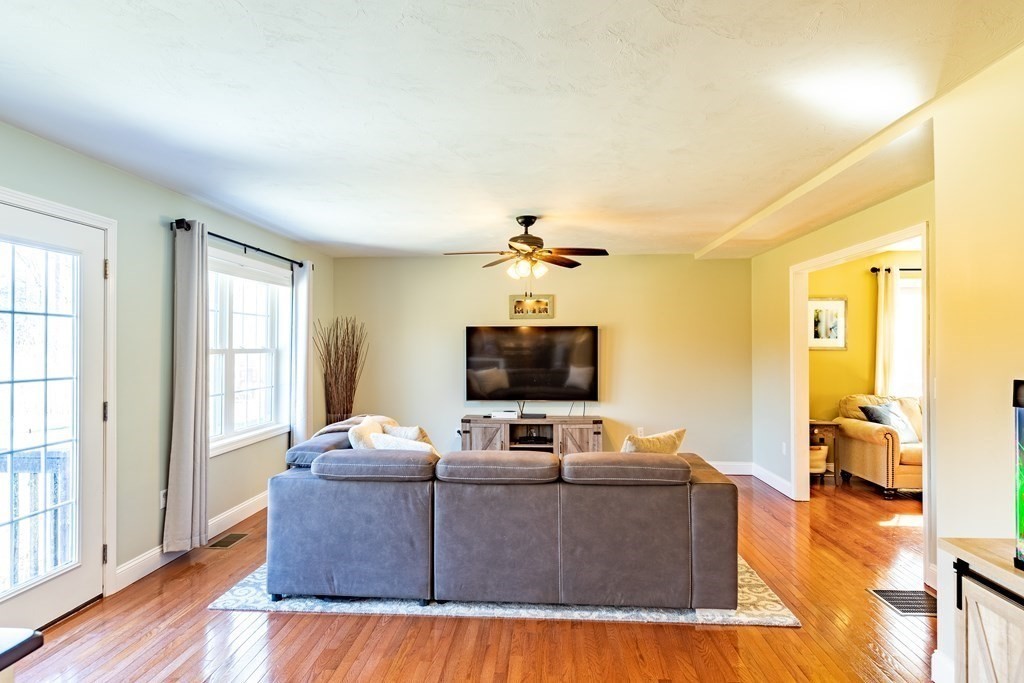 119 Reservoir Road Lunenburg, MA 01462 - Photo 22 of 39