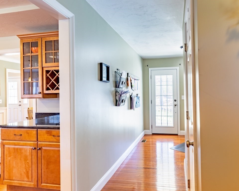 119 Reservoir Road Lunenburg, MA 01462 - Photo 27 of 39