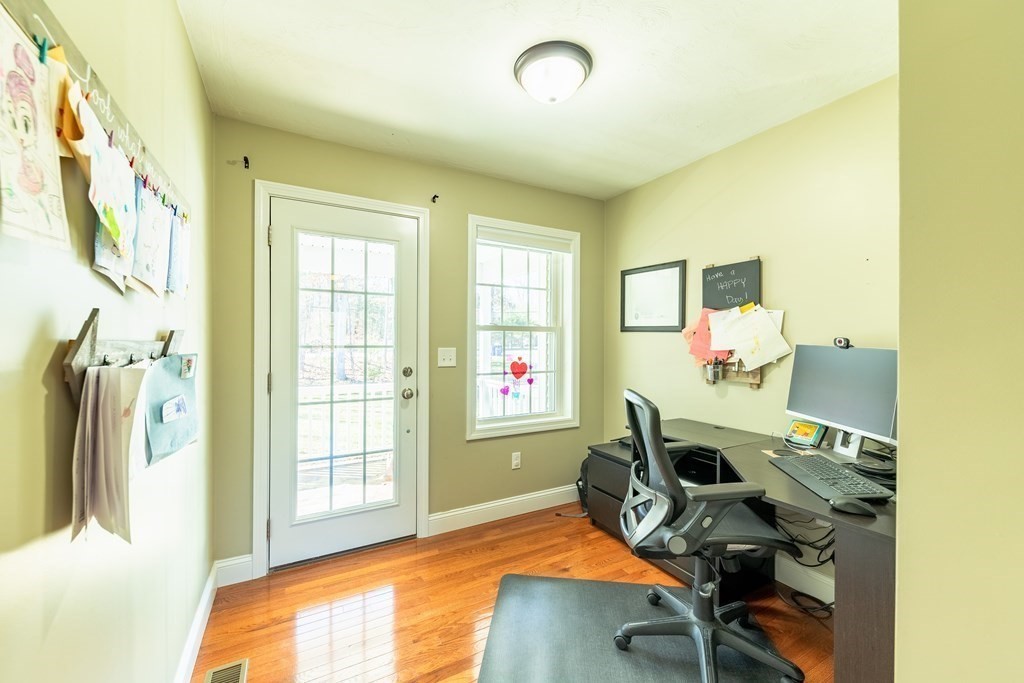 119 Reservoir Road Lunenburg, MA 01462 - Photo 28 of 39