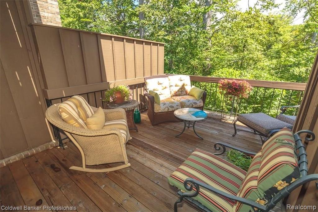 23735 Ravineview Court Bingham Farms, MI 48025 - Photo 22 of 28