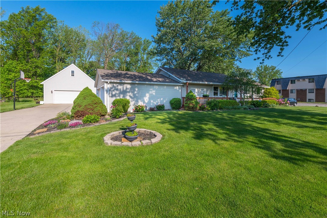 700 Harris Road Sheffield Lake, OH 44054 - Photo 3 of 49