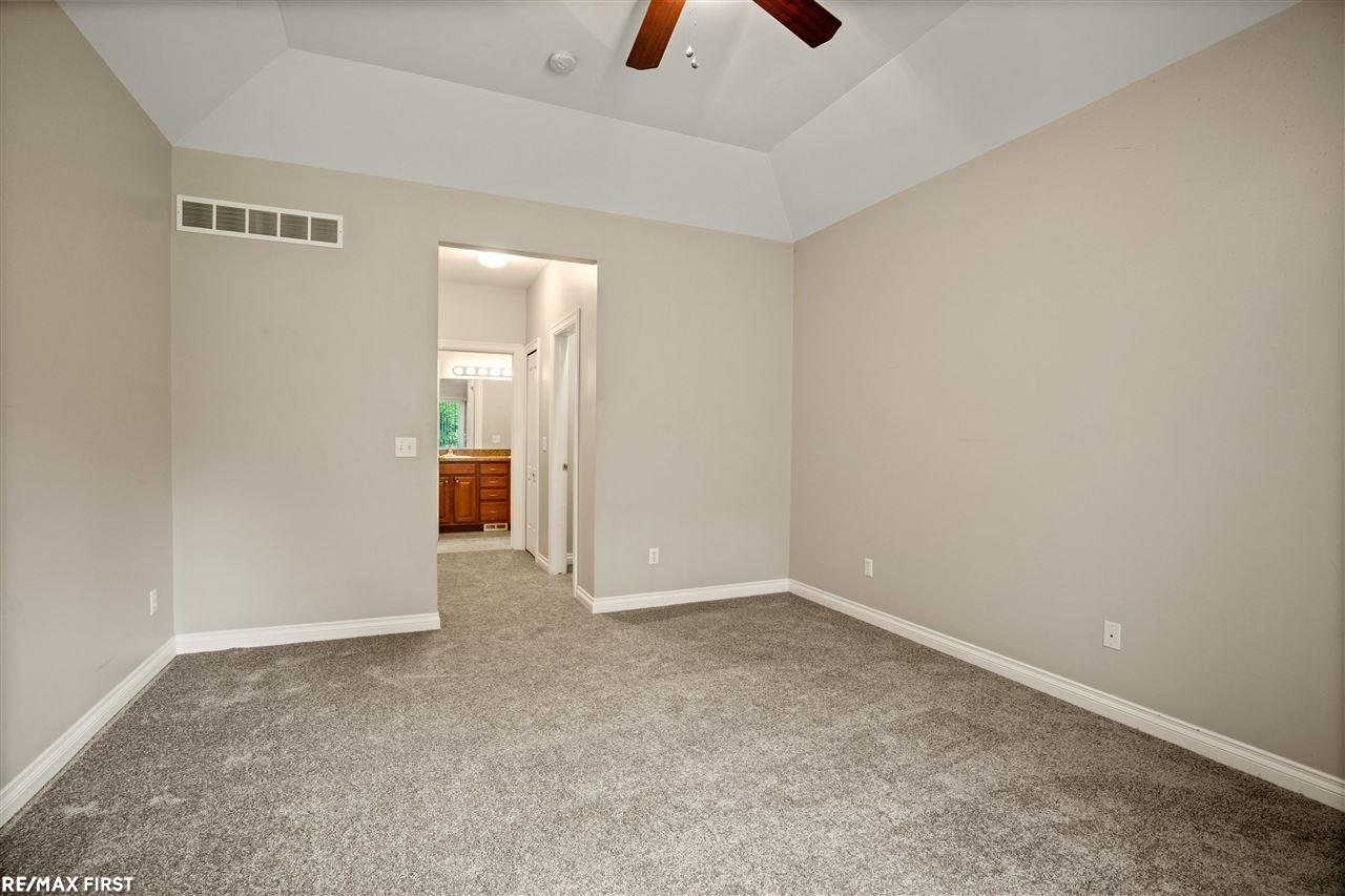 36817 Union Lake Road Clinton Township, MI 48035 - Photo 11 of 23