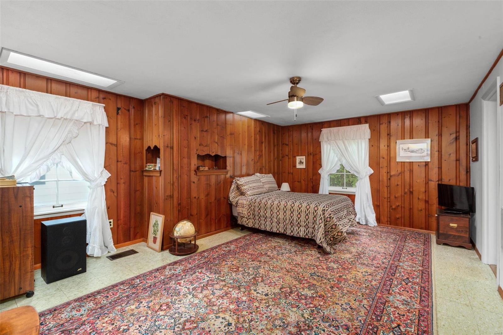 11 Daniel Road Ladue, MO 63124 - Photo 15 of 25