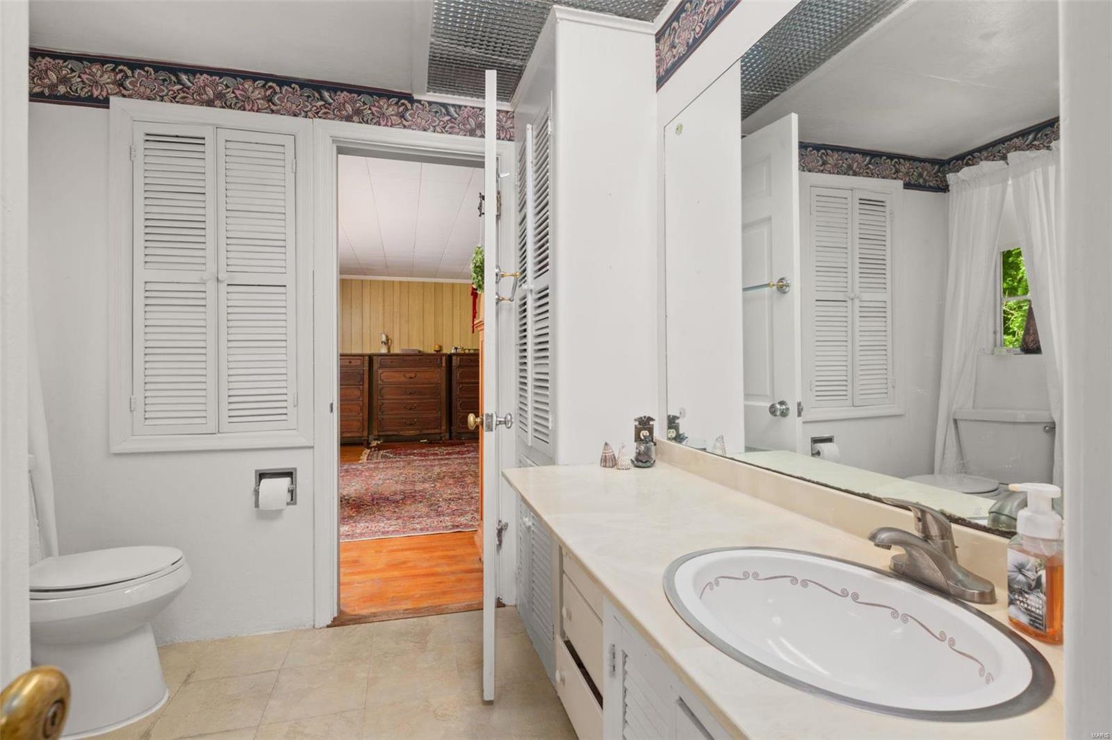 11 Daniel Road Ladue, MO 63124 - Photo 17 of 25