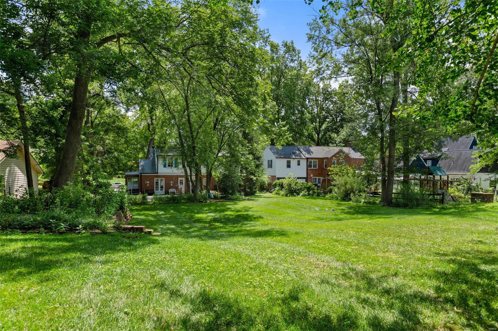 11 Daniel Road Ladue, MO 63124 - Photo 19 of 25