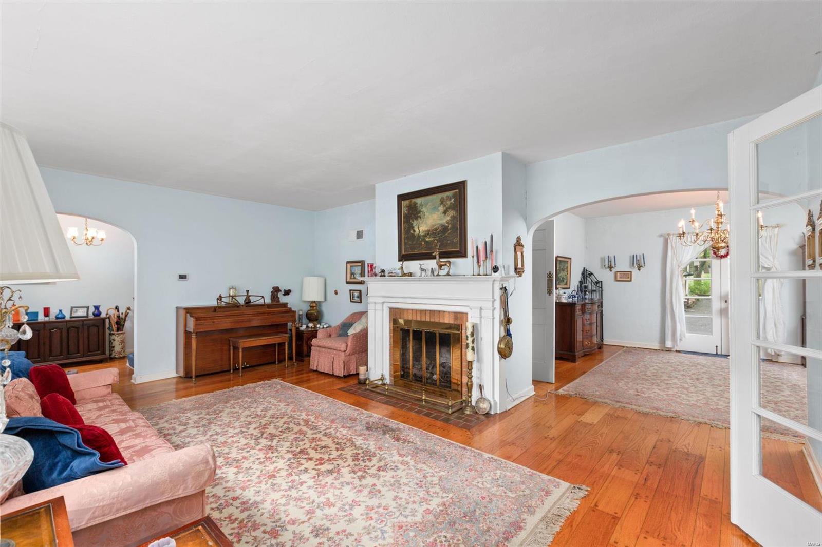 11 Daniel Road Ladue, MO 63124 - Photo 6 of 25